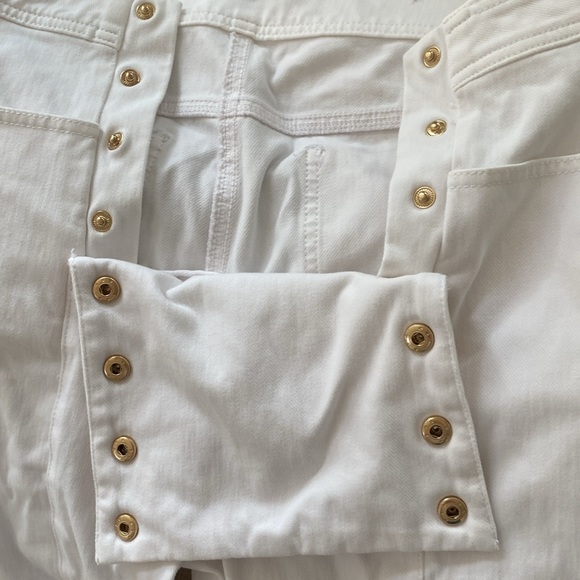White J Mclaughlin jeans NWT with eight brass button snaps . Size 12 - Picture 6 of 6